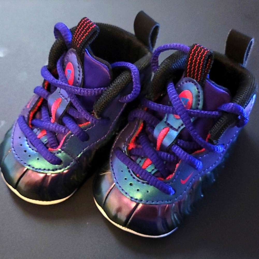 Nike Lil' posite Sneakers
